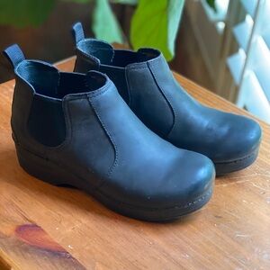 Dansko Frankie black leather boot size 37.